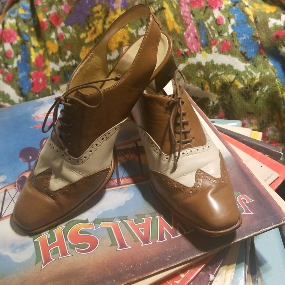 Super cute vintage style slingback wingback loafer
